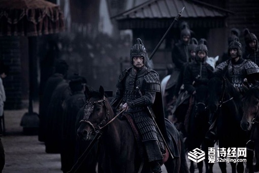 魏延的墓前跪的三个人是谁 真的有诸葛亮吗