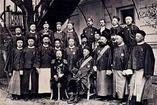 外国人是怎么评价李鸿章的?李鸿章到底是个怎样的人? 外国人是怎么评价李鸿章的?李鸿章到底是个怎样的人?