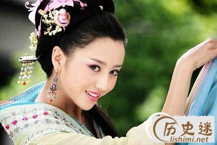 赵飞燕为什么比不过赵合德,为什么赵飞燕进正史而赵合德没有?