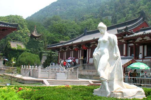 杨贵妃真的去了日本吗 山口百惠真的是杨贵妃后裔吗 杨贵妃真的去了日本吗 山口百惠真的是杨贵妃后裔吗