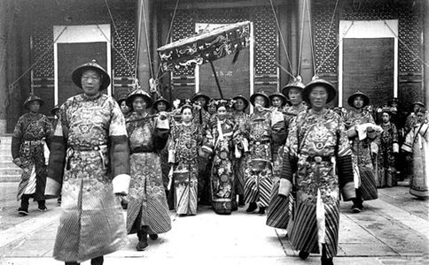 老佛爷是谁?最早被称作老佛爷的是慈禧吗? 老佛爷是谁?最早被称作老佛爷的是慈禧吗?