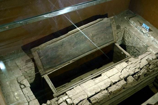 明朝七星巨棺到底寓意着什么?属于哪个朝代的? 明朝七星巨棺到底寓意着什么?属于哪个朝代的?