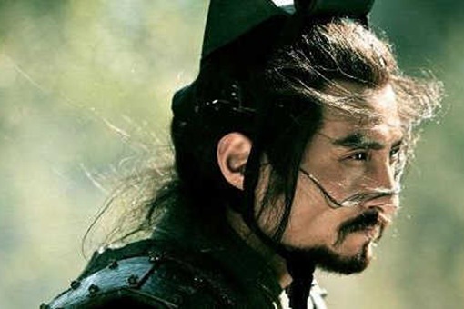 龙且被韩信击败的原因是什么