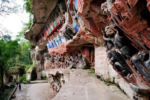 大足石刻是哪个朝代的 大足石刻是谁修建的 大足石刻是哪个朝代的 大足石刻是谁修建的
