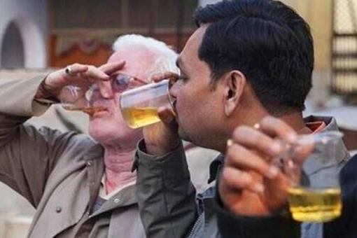 印度人为什么要喝牛尿,印度人为什么喝牛尿？