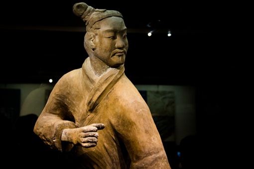 兵马俑是真人做的吗?