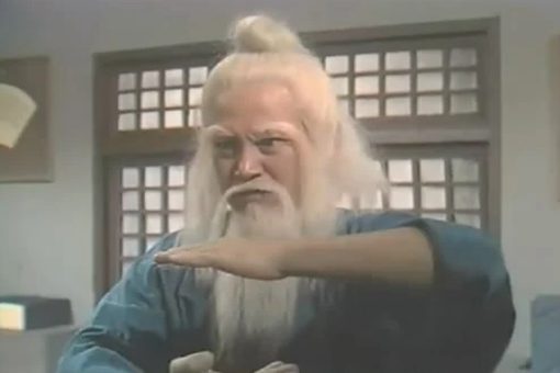 洪七公为什么叫九指神丐 他为何自断一根手指