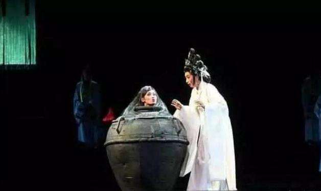 戚夫人人彘复原图,来看被做成人彘的戚夫人到底有多惨 戚夫人人彘复原图,来看被做成人彘的戚夫人到底有多惨