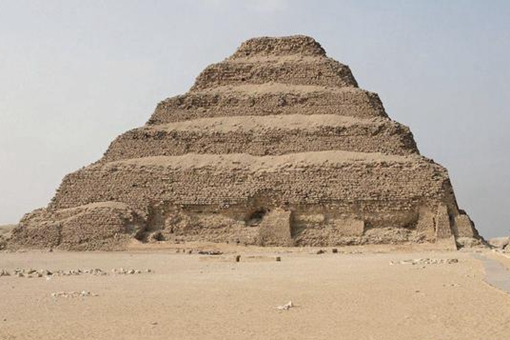 金字塔是怎么建造的 古埃及金字塔是怎么建成的 金字塔是怎么建造的 古埃及金字塔是怎么建成的